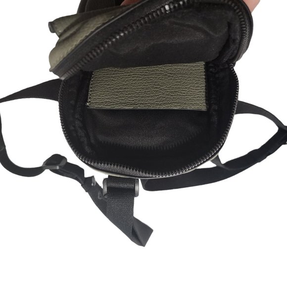 Calvin Klein Mini Flat Crossover Men s Pouch Bag - Picture 8 of 10